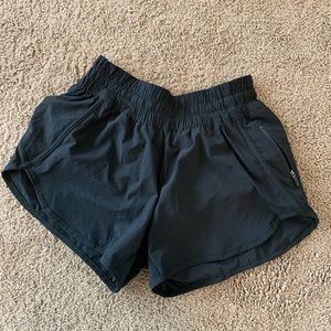 Lululemon Tracker Low-Rise Lined Short 4"